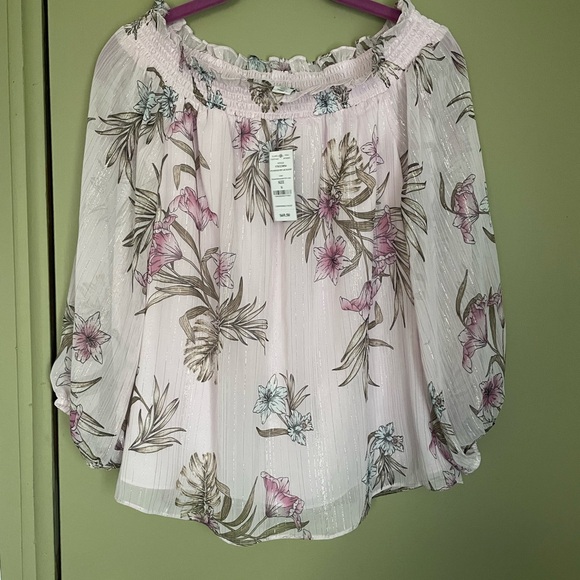 White House Black Market Tops - NWT White House Black Market Floral Off-Shoulder Blouse